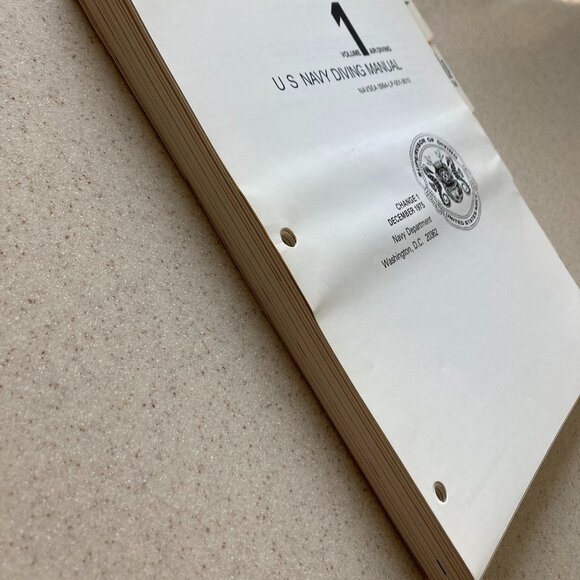 U.S. Navy Diving Vintage Manual December 1975 - Picture 8 of 12